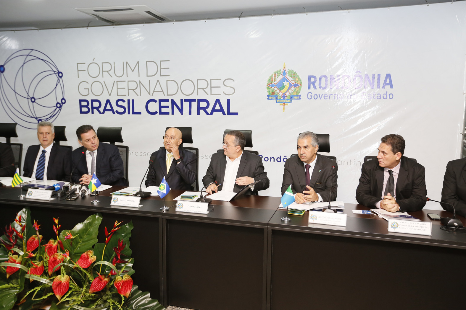 maurao-participa-de-reuniao-dos-governadores-do-consorcio-brasil-central.jpg