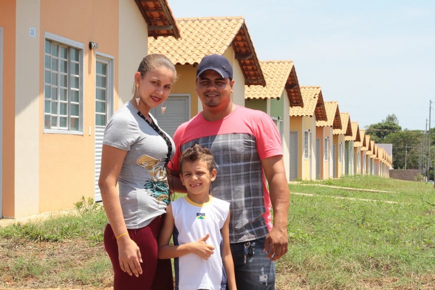 Entrega-de-800-unidades-habitacionais-do-Residencial-Capelasso-em-Ji-Paraná_THAÍS-SANTANA-E-LEANDRO-LIMA_05.10.17_Foto_Daiane-Mendonça-16-870x580.jpg